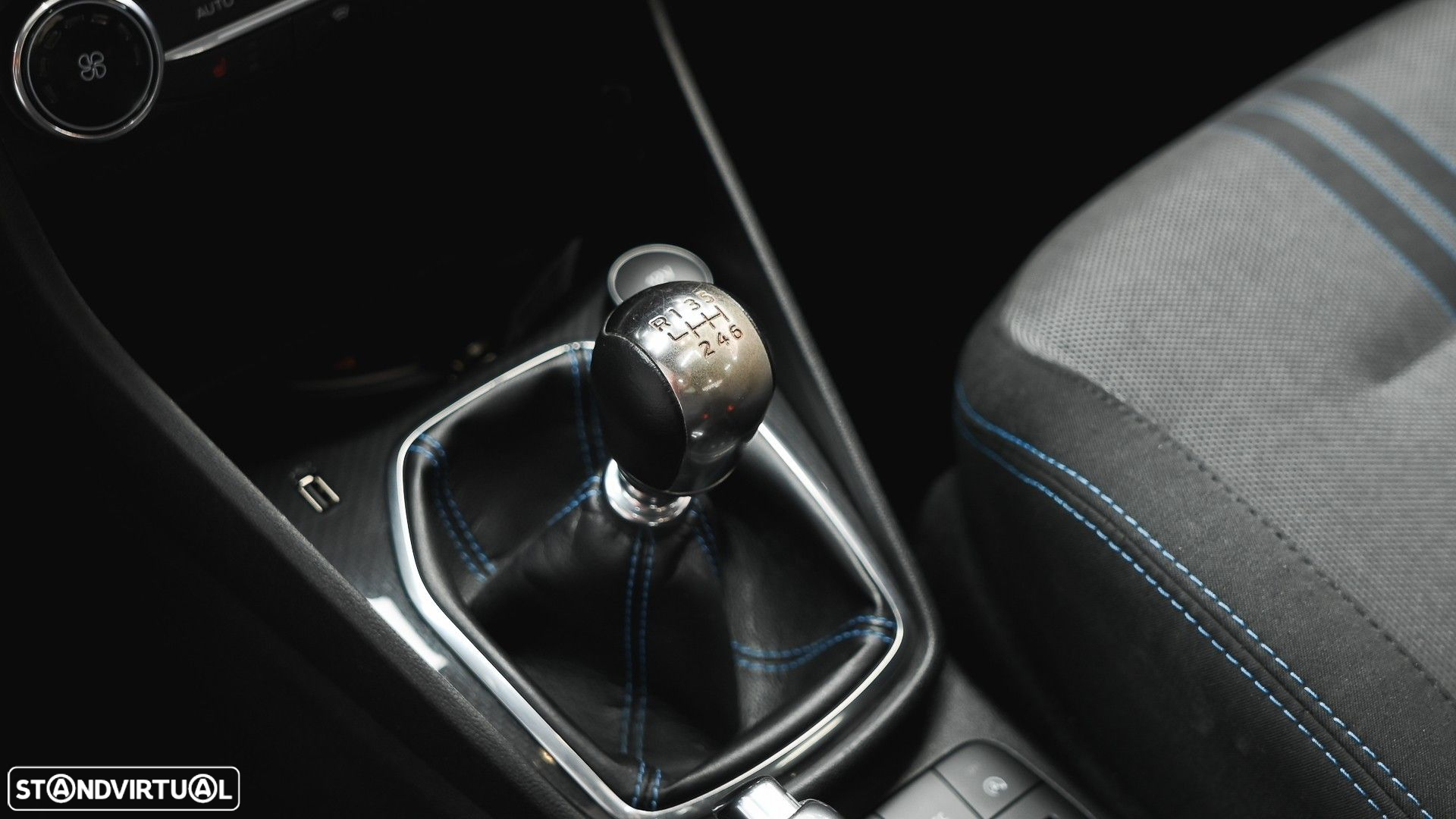 Ford Fiesta 1.5 EcoBoost S&S ST X - 56