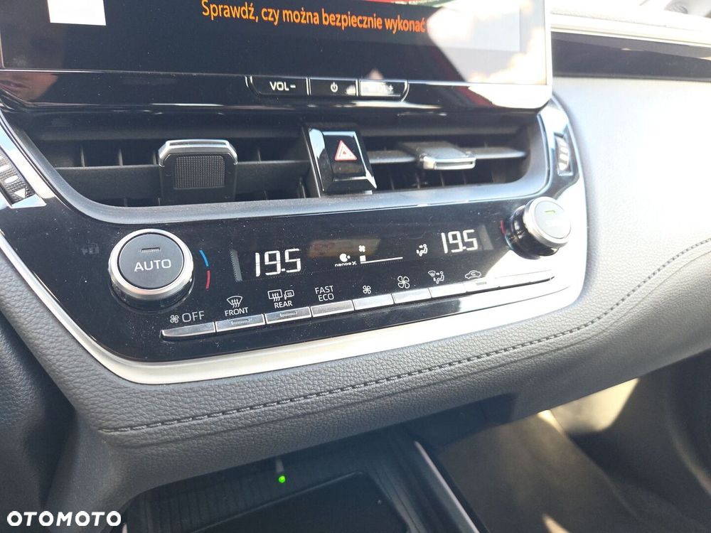 Toyota Corolla Cross 2.0 Hybrid Executive - 27