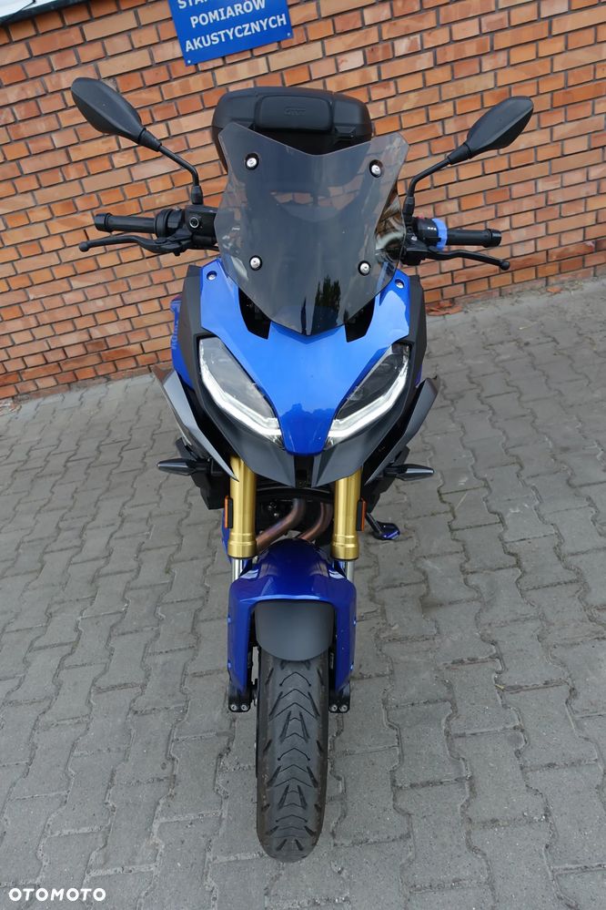 BMW F - 25