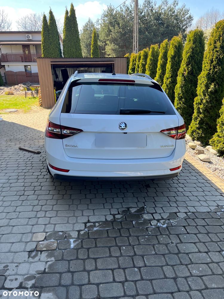 Skoda Superb 1.6 TDI Ambition DSG - 4