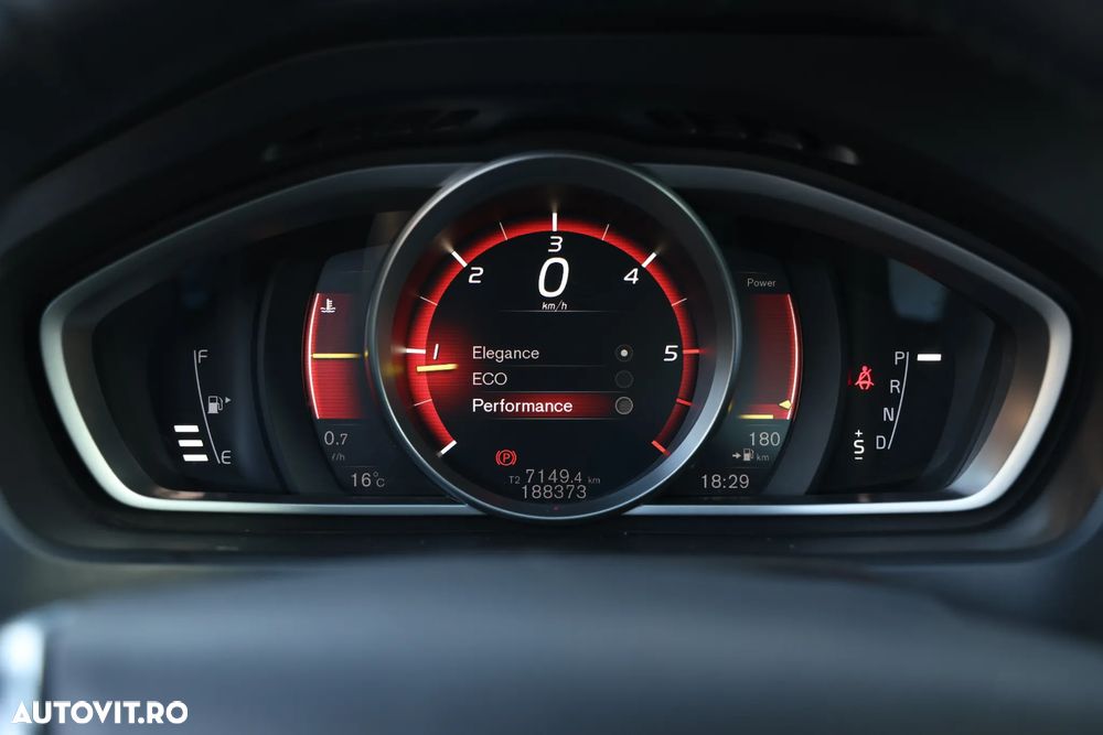 Volvo V40 D3 Geartronic Momentum - 11