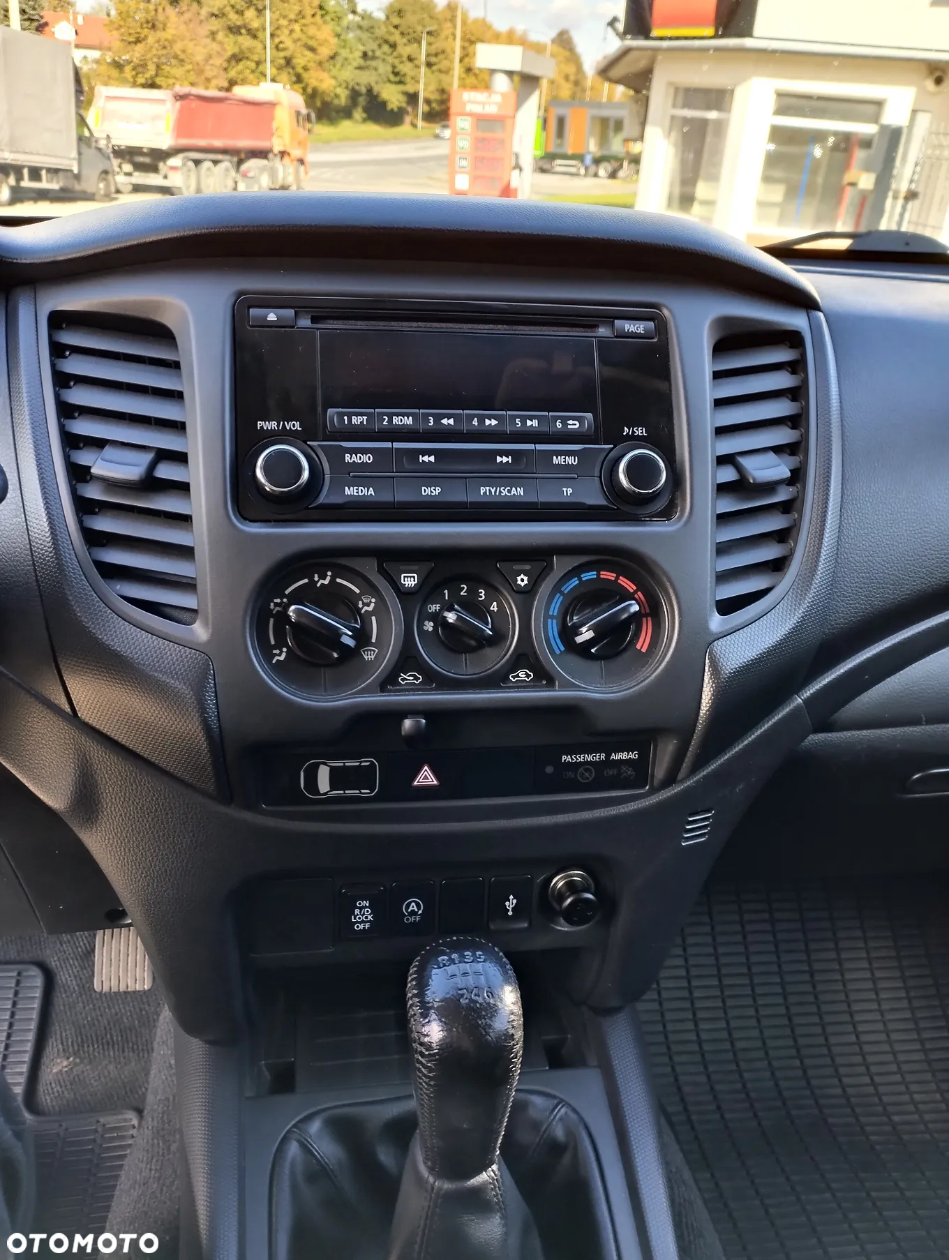 Mitsubishi L200 - 10