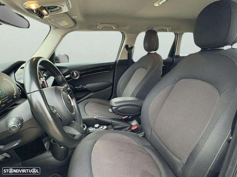 MINI 5 Portas Cooper Auto - 11