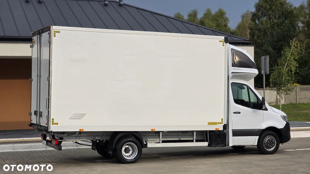 Mercedes-Benz SPRINTER 519 CDI 907❗❗190 KM / FULL OPCJA / AUTOMAT 9G-TRONIC / FULL LED / KONTENER 10EP  / DRZWI Z TYŁU / BLIŹNIAKI / XENON / RAMA / LAWETA / ZABUDOWA JEGGER / PODUSZKI PNEUMATYCZNE / SYPIALKA / SALON POLSKA ❗❗ - 16