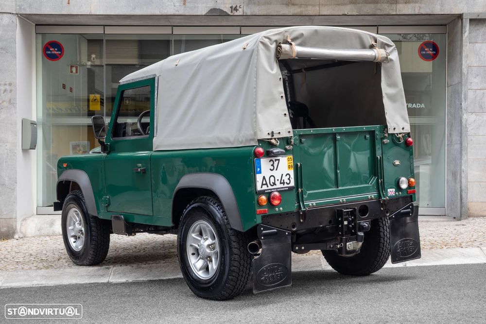 Land Rover Defender - 22