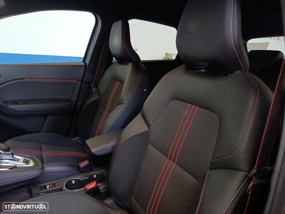 Renault Captur 1.6 E-Tech Plug-In RS Line — fotografia 9