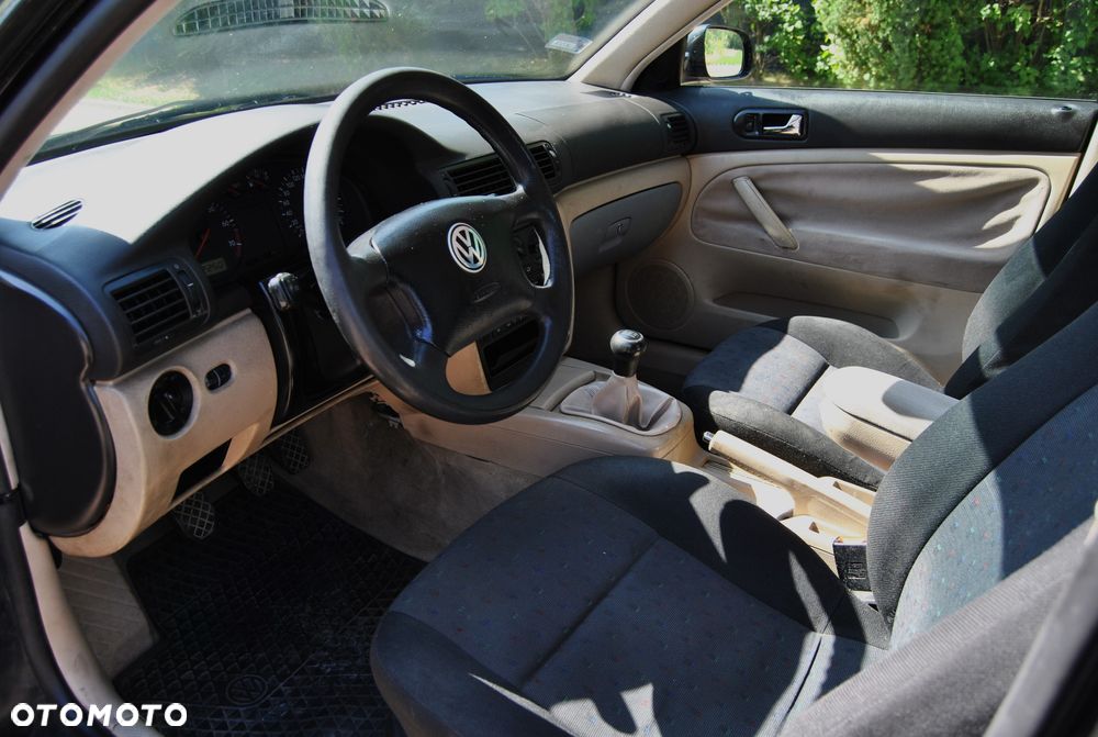 Volkswagen Passat 1.6 - 5