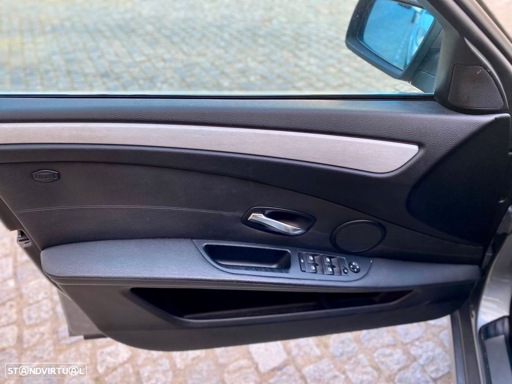 BMW 520 d Executive - 11