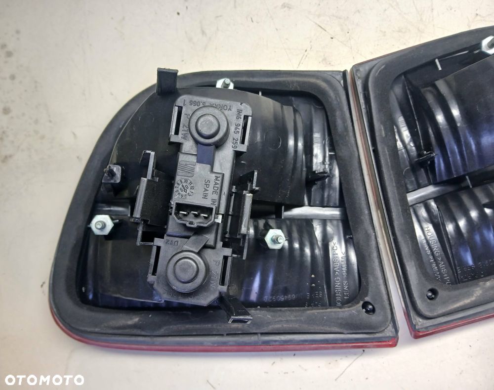 Seat Leon Lampa tylna w klapę  lewa, prawa. - 5