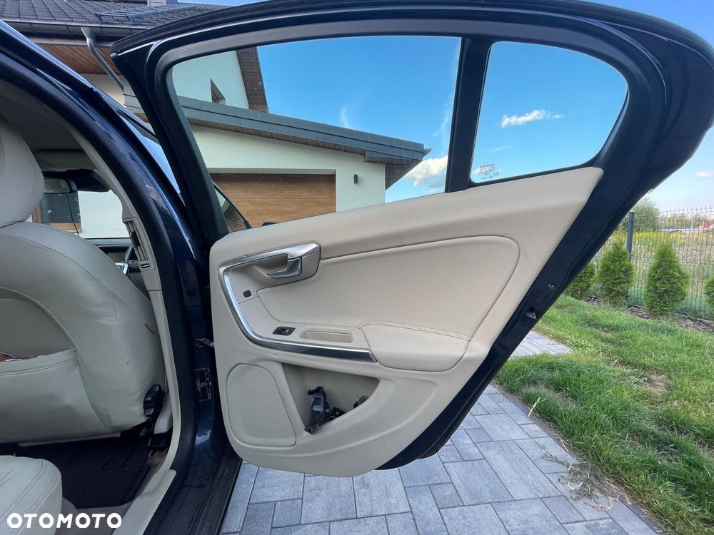 Volvo S60 D3 Kinetic - 11