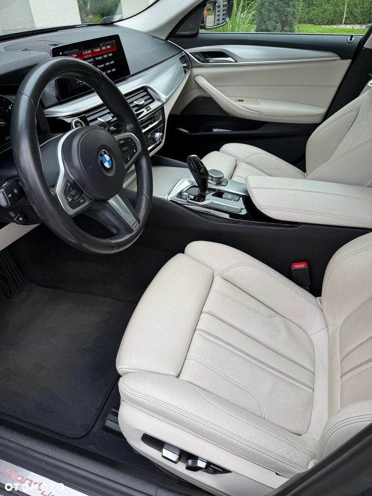 BMW Seria 5 520d Sport Line - 18