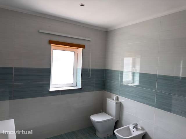 MORADIA ISOLADA T6 · VISEU - Grande imagem: 4/8
