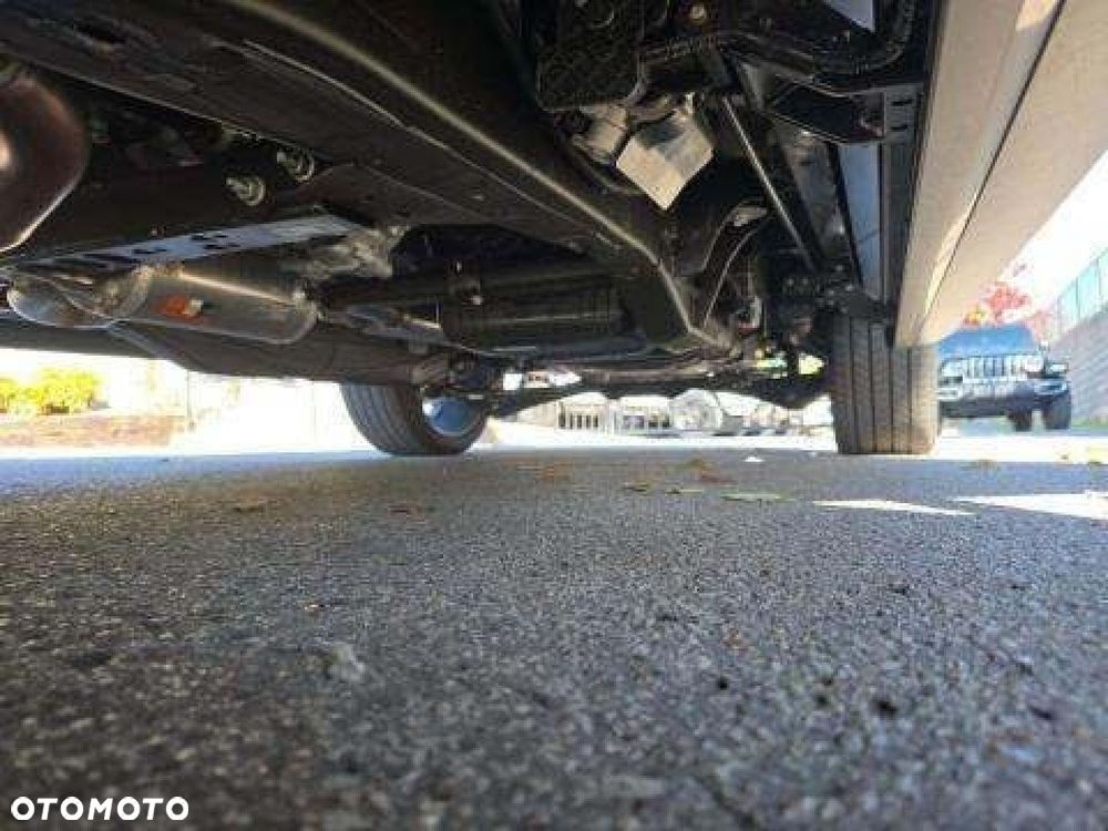 Cadillac Escalade - 20