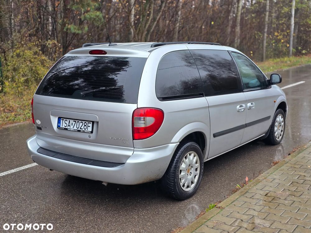 Chrysler Voyager 2.4 SE - 14