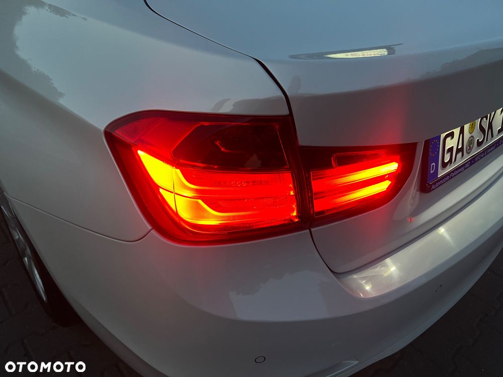 BMW Seria 3 316i Sport Line - 30