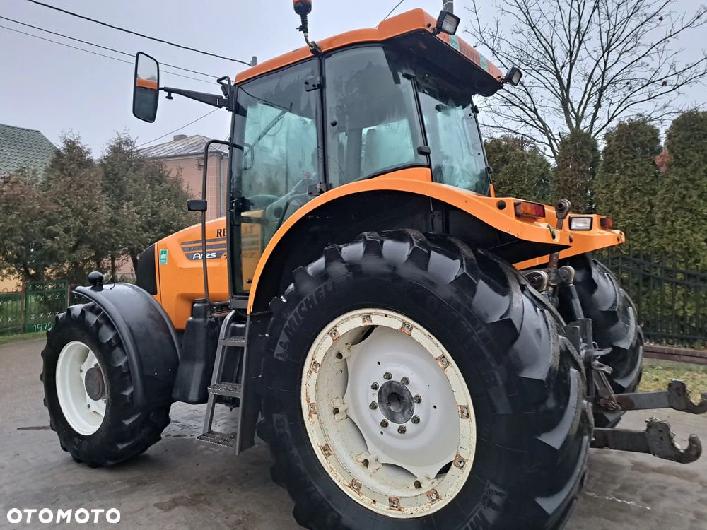 Renault ARES 725 RZ - 12