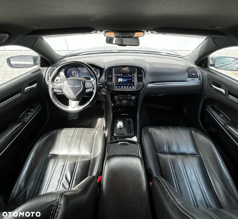 Chrysler 300s - 14