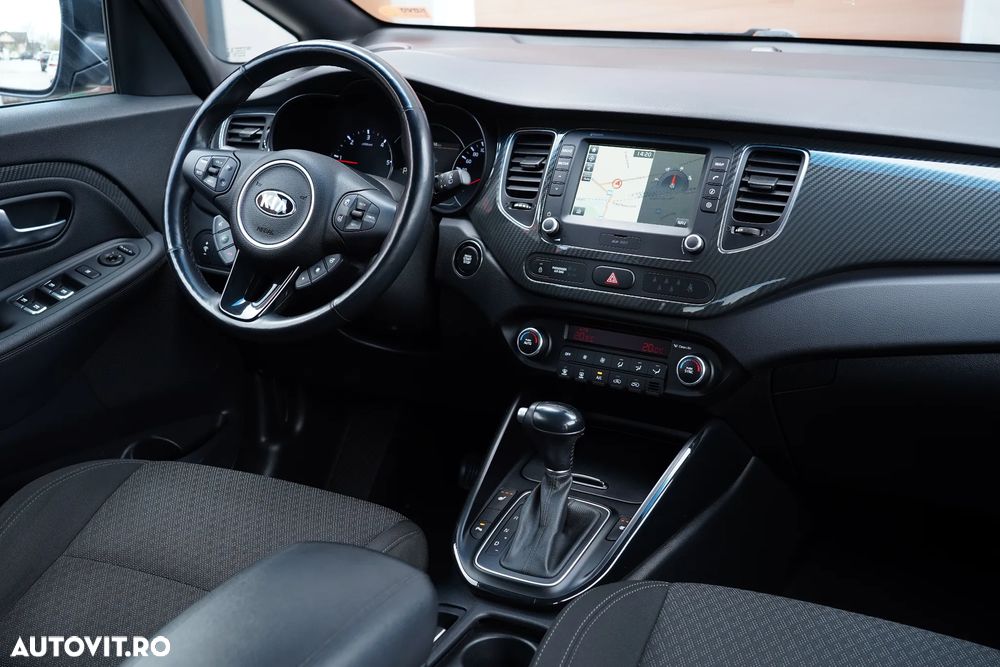 Kia Carens 1.7 CRDi 141 Aut. Dream Team Edition - 12