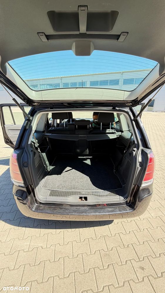 Opel Zafira 1.6 Enjoy - 26