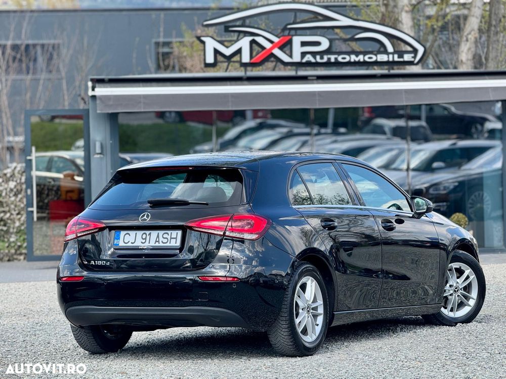 Mercedes-Benz A 180 d 7G-DCT AMG Line - 3