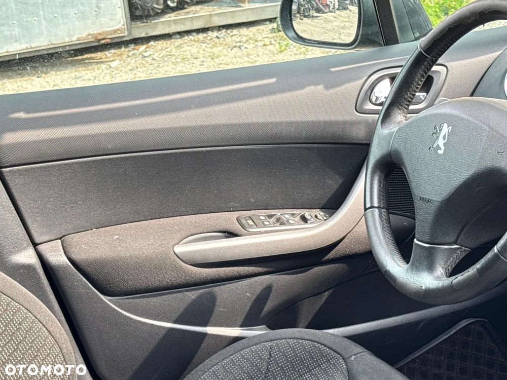 Peugeot 308 1.6 HDI kod silnika 9H2 Kod lakieru KTVD - 11