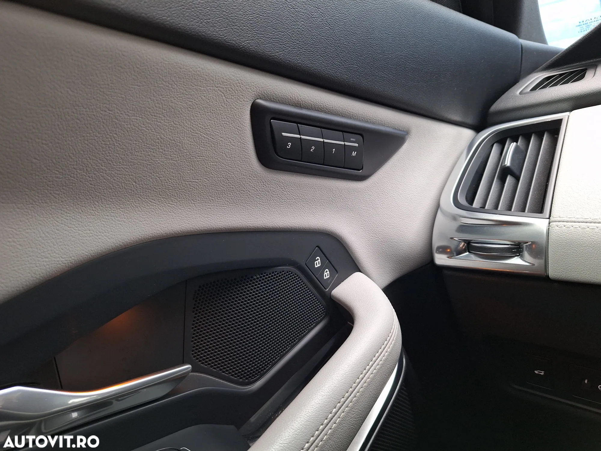 Jaguar E-Pace P200 AWD R-Dynamic - 22