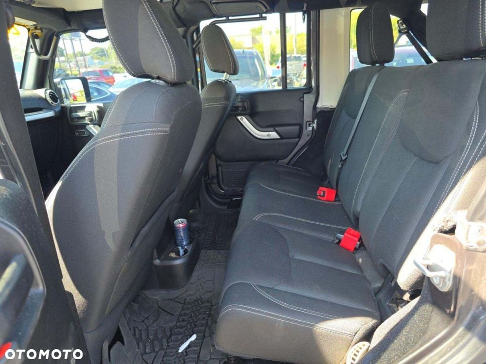 Jeep Wrangler - 14