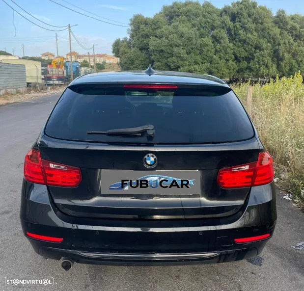 BMW 320 d Touring Auto Line Sport - 4