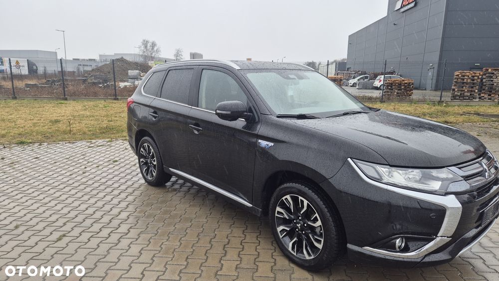 Mitsubishi Outlander 2.0 4WD Plus - 4
