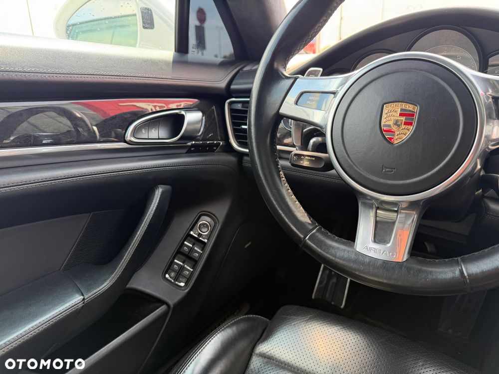 Porsche Panamera GTS - 22