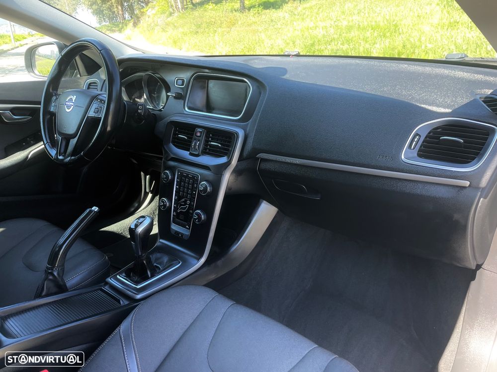 Volvo V40 Cross Country D2 Momentum - 33