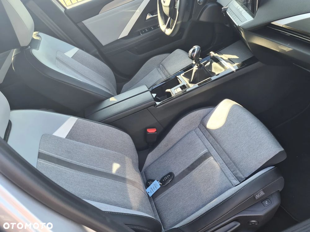 Opel Astra 1.2 Turbo GS Line - 21