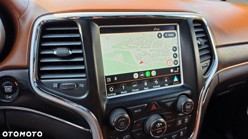 Jeep Grand Cherokee - 16