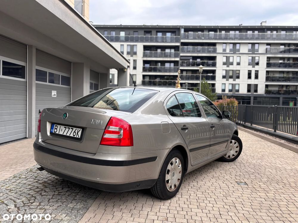 Skoda Octavia 1.6 Elegance - 6
