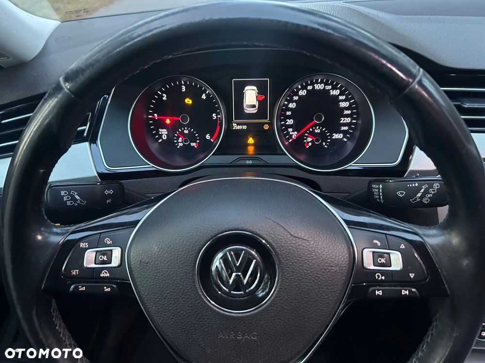 Volkswagen Passat 1.6 TDI BMT Trendline - 8