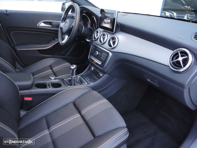 Mercedes-Benz CLA 180 d Shooting Brake Urban - 14