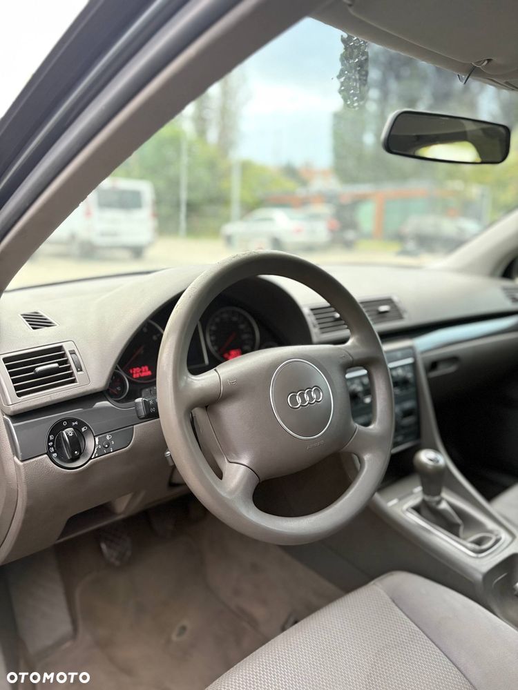 Audi A4 Limousine 1.6 - 4