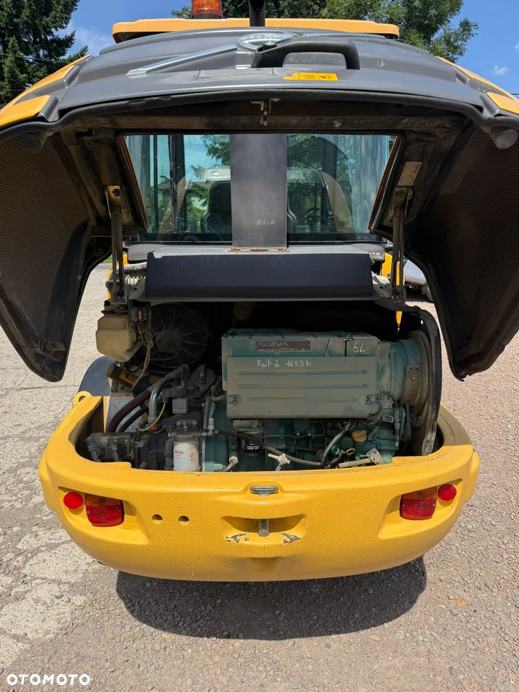 Volvo L 28 F - 12