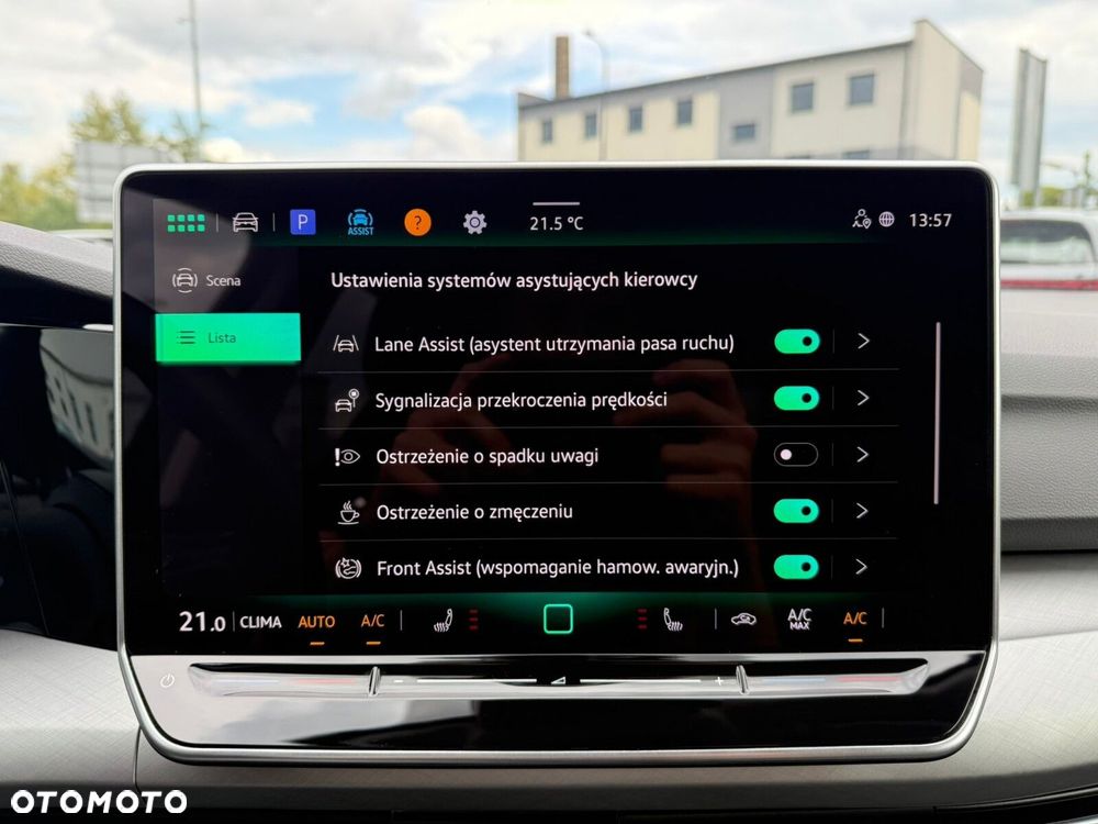 Volkswagen Golf Variant 1.5 eTSI mHEV Life DSG - 17