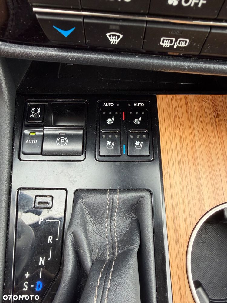 Lexus RX 450h (hybrid) Executive Line - 17