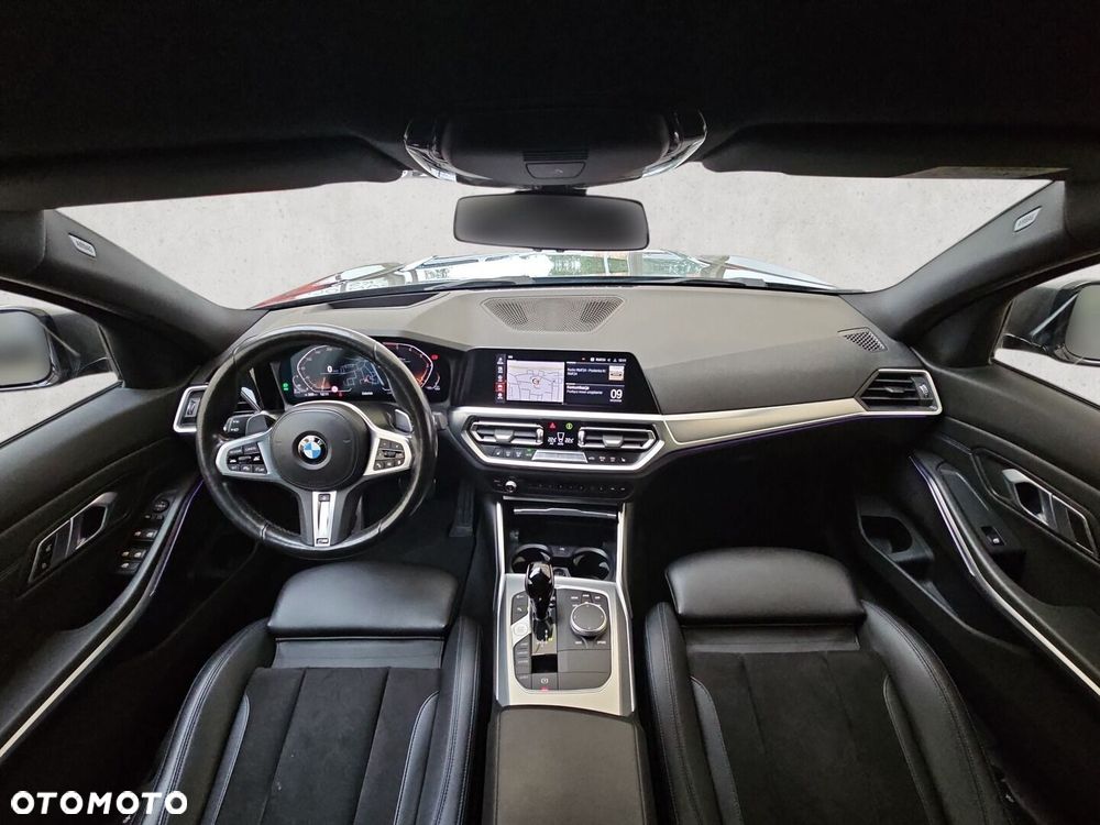 BMW Seria 3 320d xDrive - 31