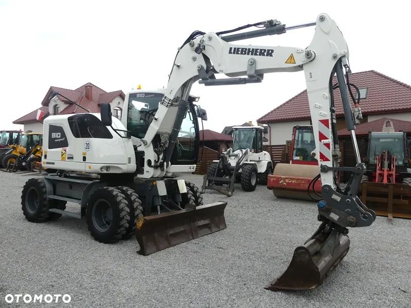 Liebherr A910 Compact / sprowadzona / ładny stan / - 2