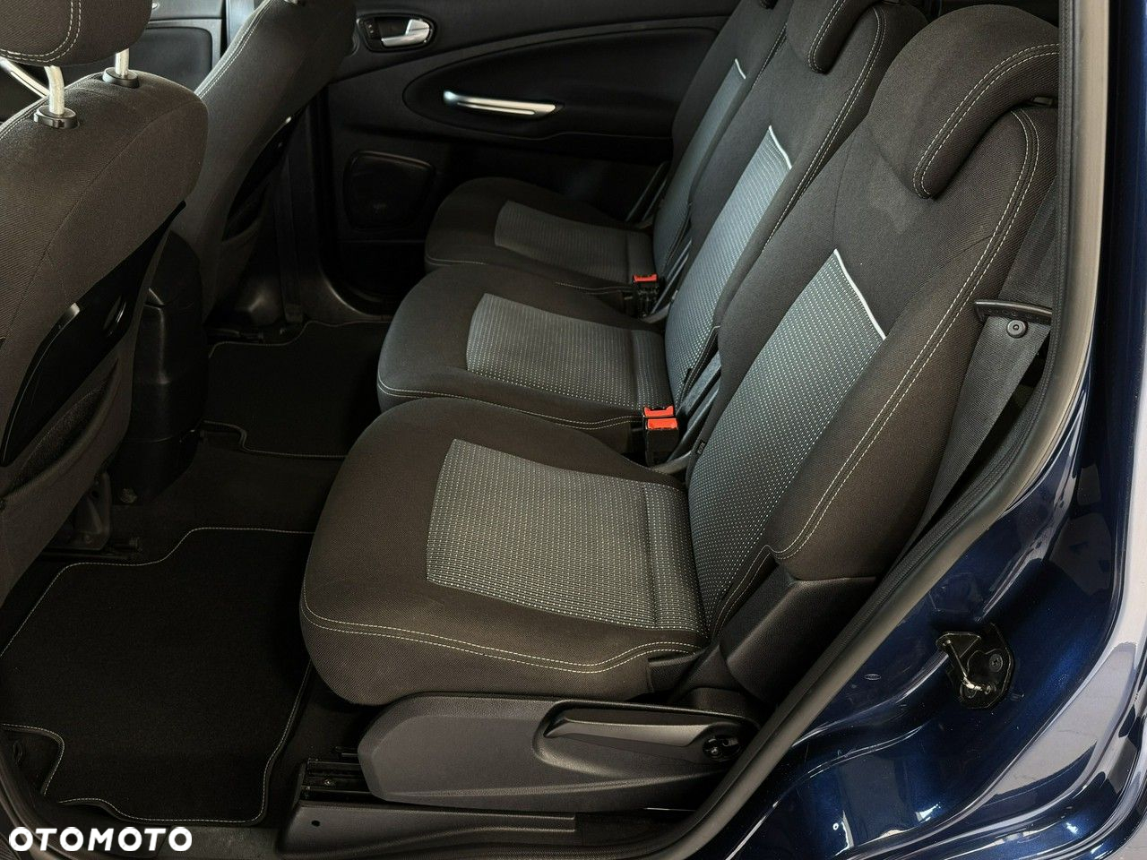 Ford Galaxy - 23