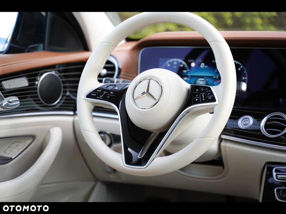 Mercedes-Benz Klasa E 400 d 4-Matic AMG/Avantgarde - 22
