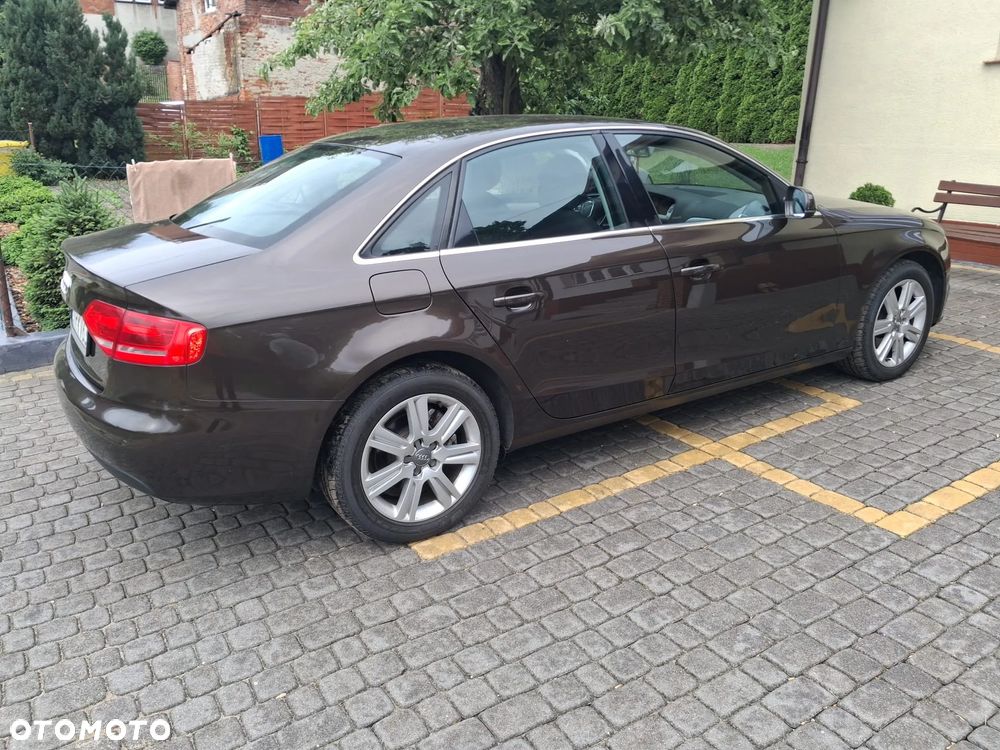 Audi A4 Limousine - 6