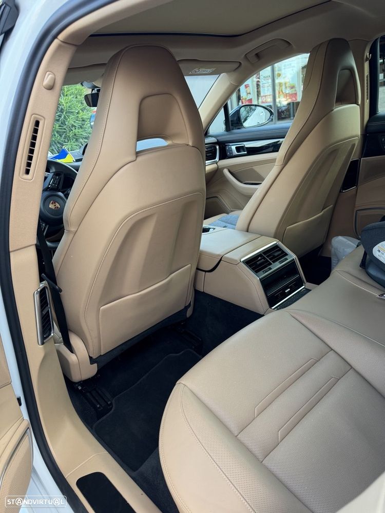 Porsche Panamera Sport Turismo 4S E-Hybrid - 11