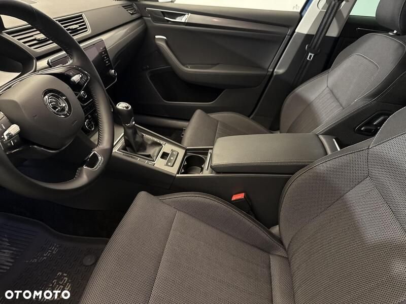 Skoda Superb 2.0 TDI Style - 11