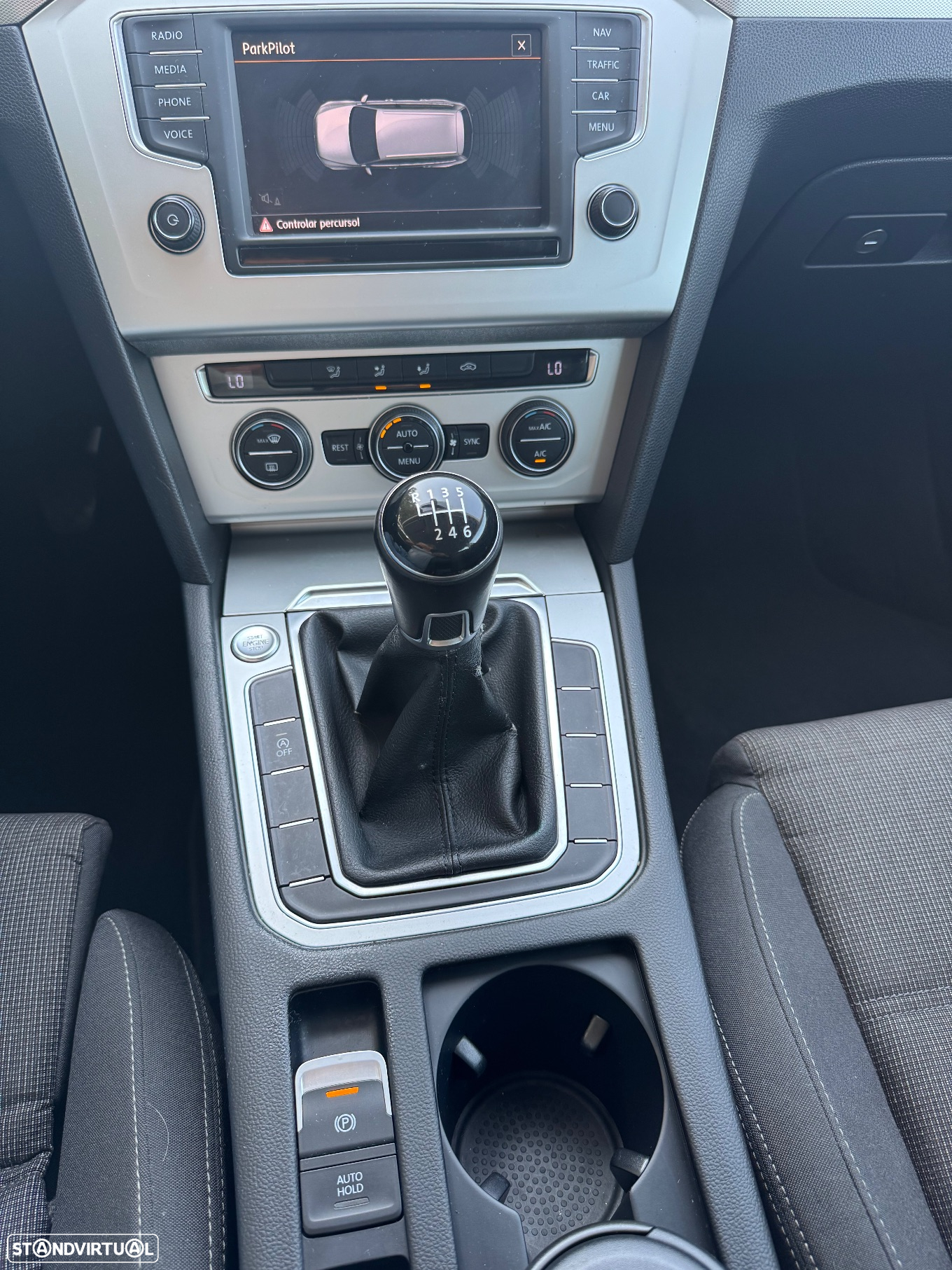 VW Passat Variant 2.0 TDi Confortline - 17