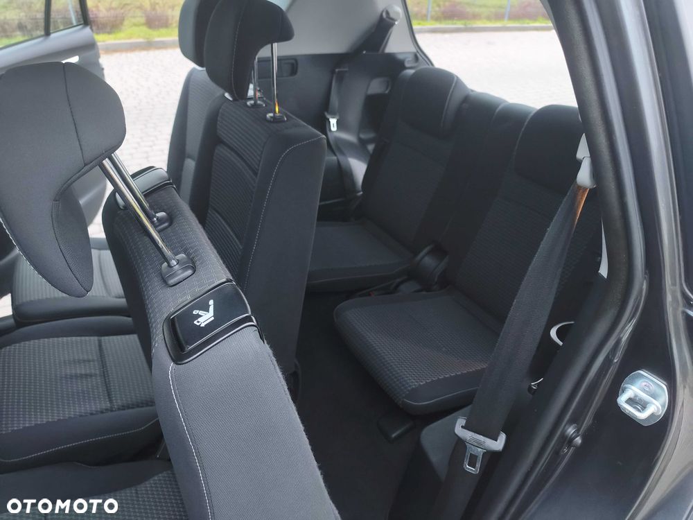 Toyota Verso - 8