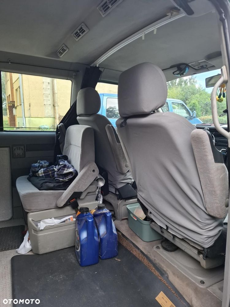Volkswagen Multivan - 4